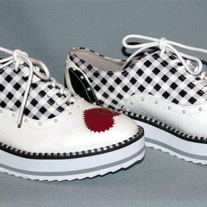 Betsey Johnson Marti Sneakers (White) – Size 6 * Rare & Unique